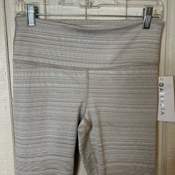 Athleta High Rise Jacquard Chaturanga 7/8 Tight, size Medium.  NWT. - Picture 3 of 7